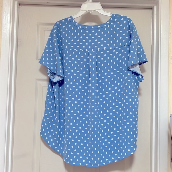 Torrid Short Sleeve Blouse Soft Blue white dots Front Pockets - Picture 2 of 6